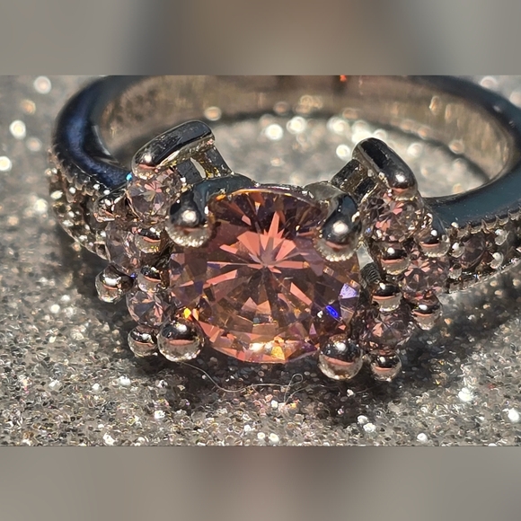 Elegant Silver and Pink Morganite Ring - Picture 1 of 11